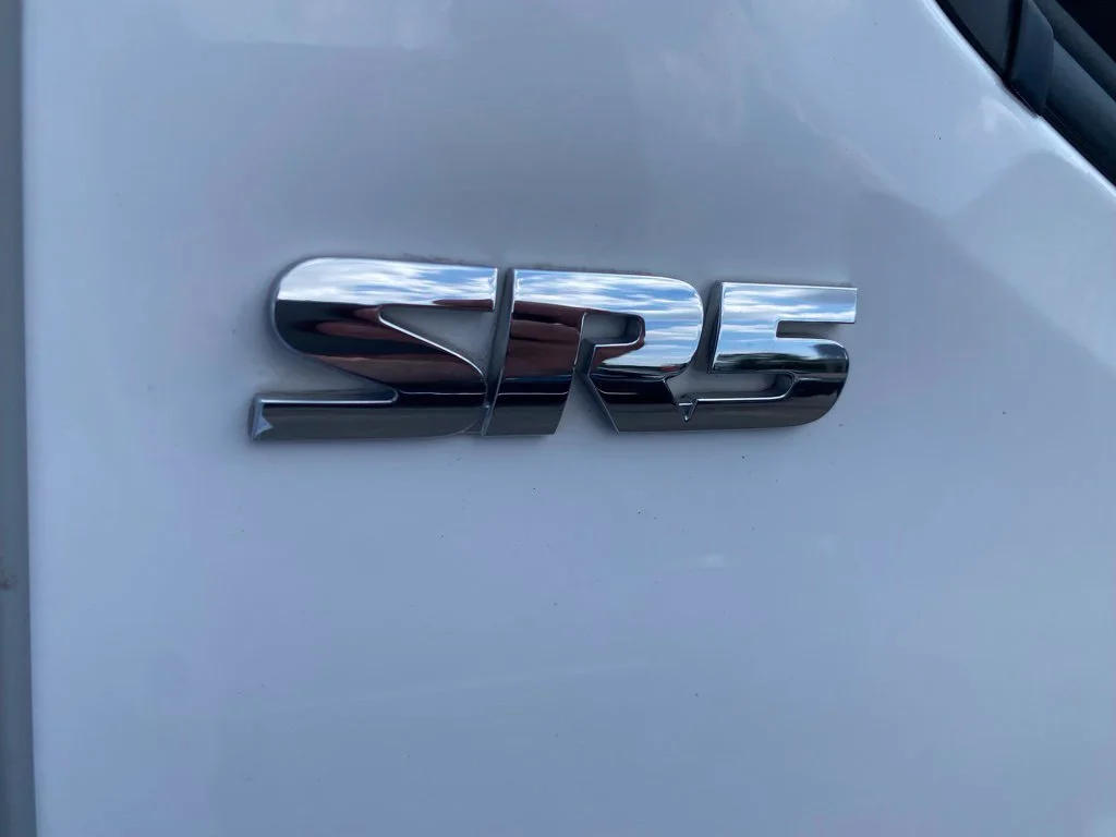 Used 2016 White Toyota SR5 image 13