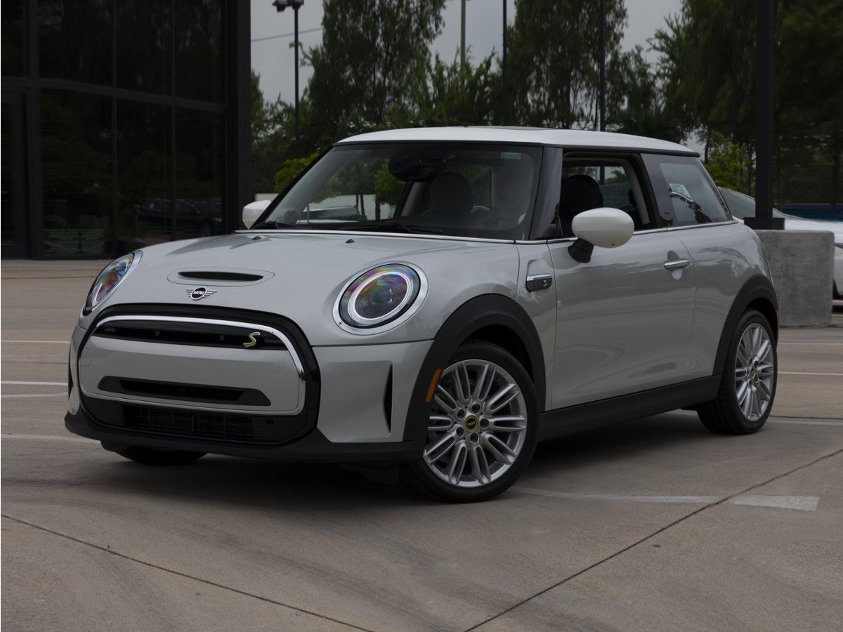 Used 2022 Chili Red MINI Signature Plus image 1