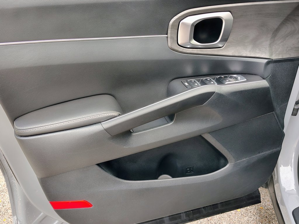 2025 Kia Sorento X-Line EX - Photo 17