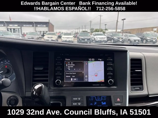Used 2019 Gray Toyota XLE Premium image 24