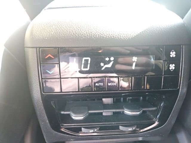 Used 2024 White Jeep Laredo image 15