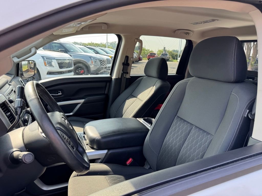 Used 2018 White Nissan SV image 5