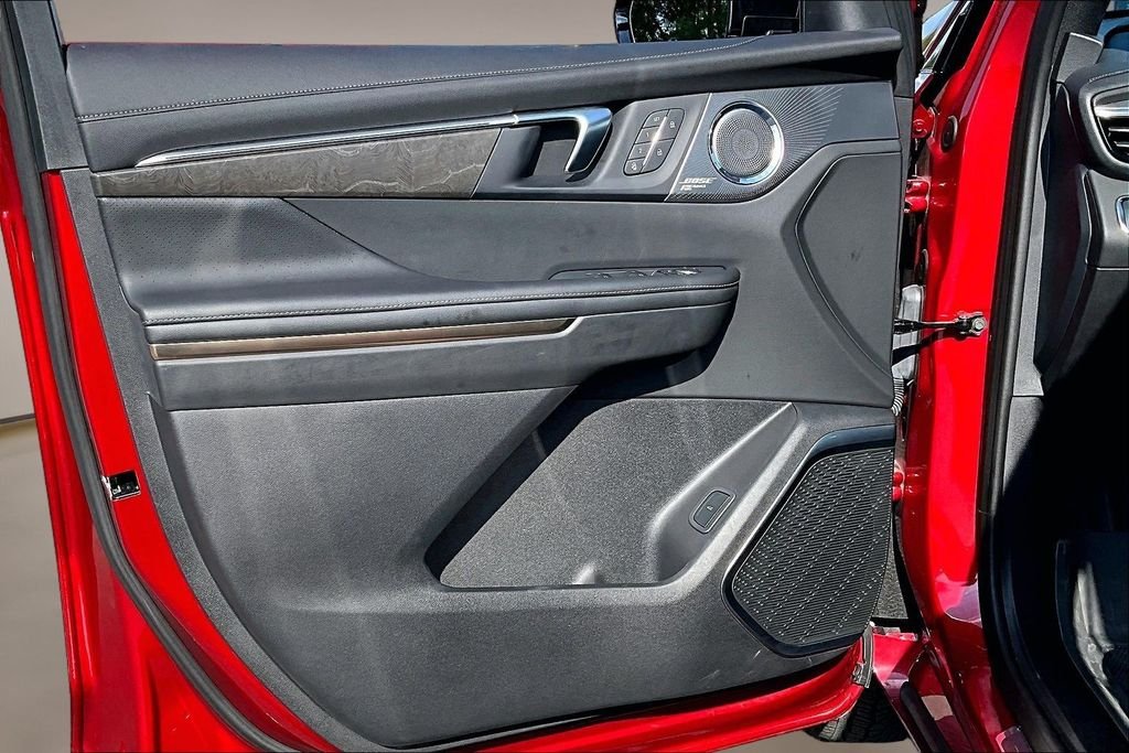 Used 2025 Red Buick Avenir image 18