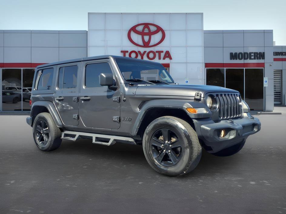 Used 2019 Granite Crystal Metallic Clearcoat Jeep Sport Altitude image 7
