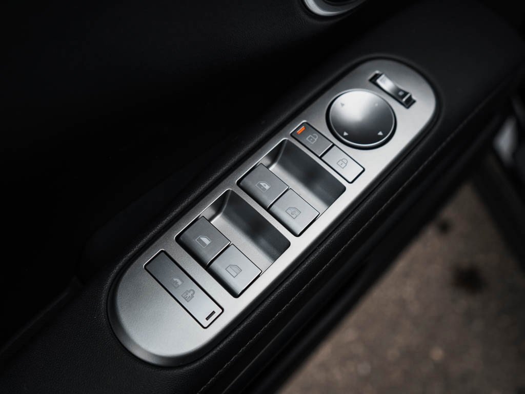 New 2026 Abyss Black Pearl Hyundai SEL 8P AWD image 18