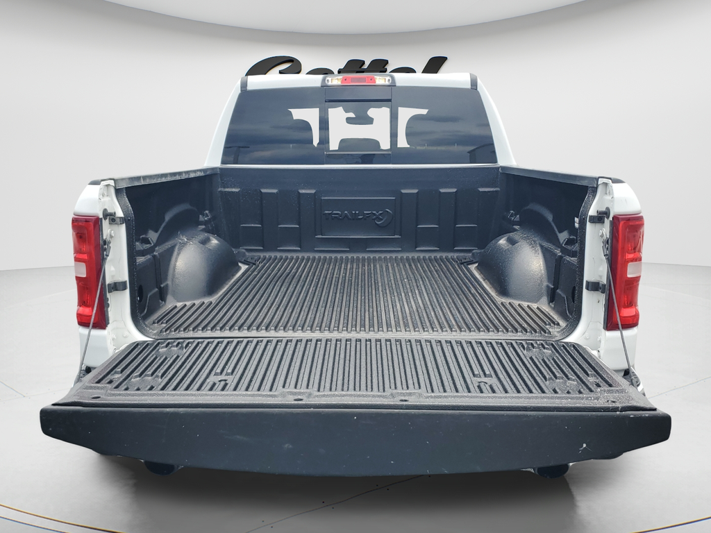 Certified Used 2025 White Ram Big Horn/Lone Star image 9