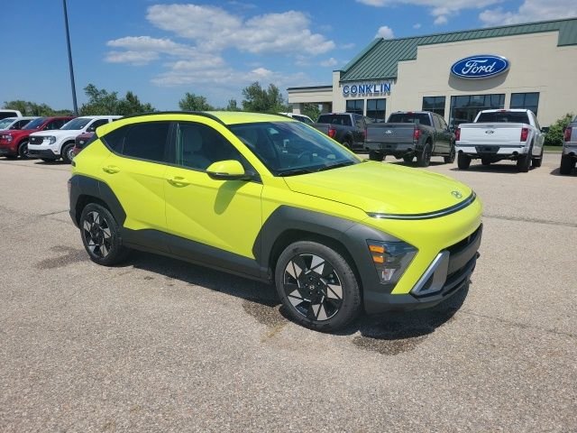 Used 2025 Yellow Hyundai SEL image 22
