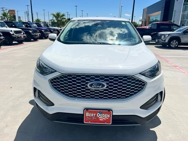 Used 2024 White Ford SEL image 2