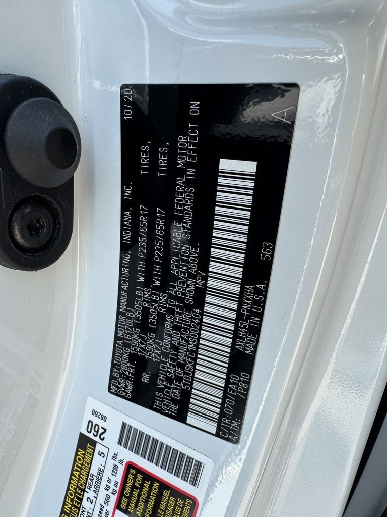 Used 2021 White Toyota XLE image 41