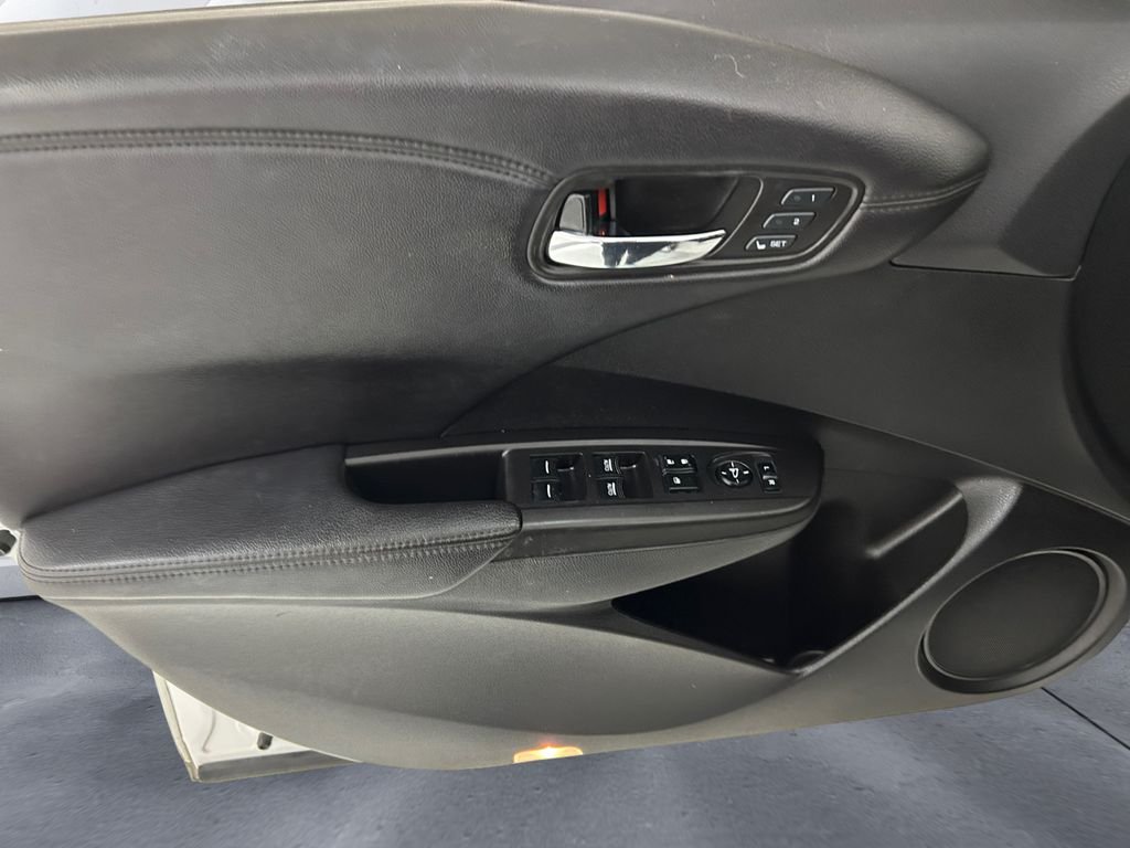 Used 2018 White Acura Technology & AcuraWatch Plus Packages image 12