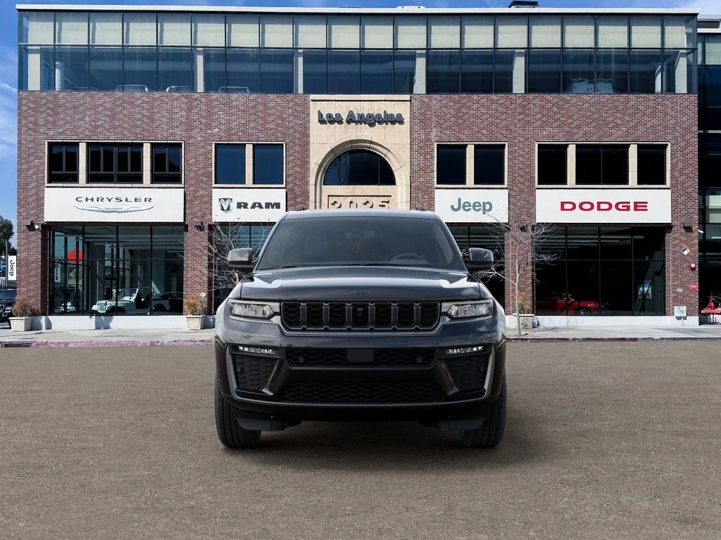 New 2026 Diamond Black Crystal Pearl-Coat Exterior Paint Jeep Limited image 6
