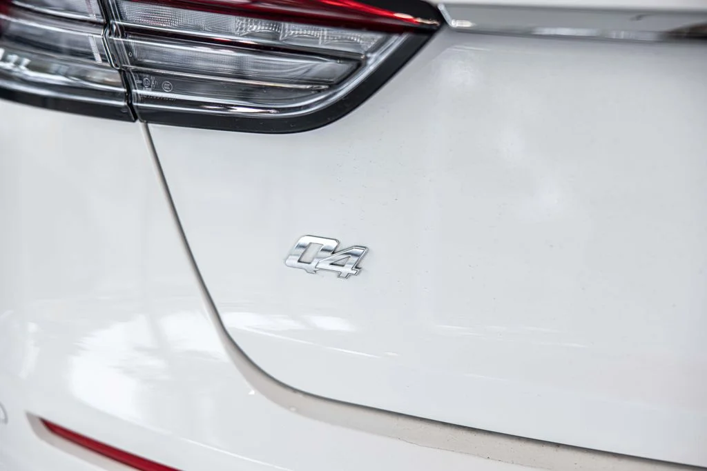 Used 2023 White Maserati Modena Q4 image 16