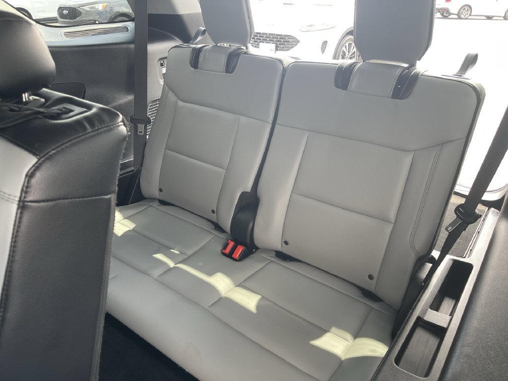 Used 2021 Silver Ford XLT image 23