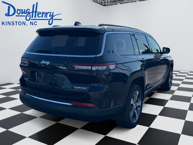 New 2025 Diamond Black Crystal Pearl-Coat Exterior Paint Jeep Limited image 5