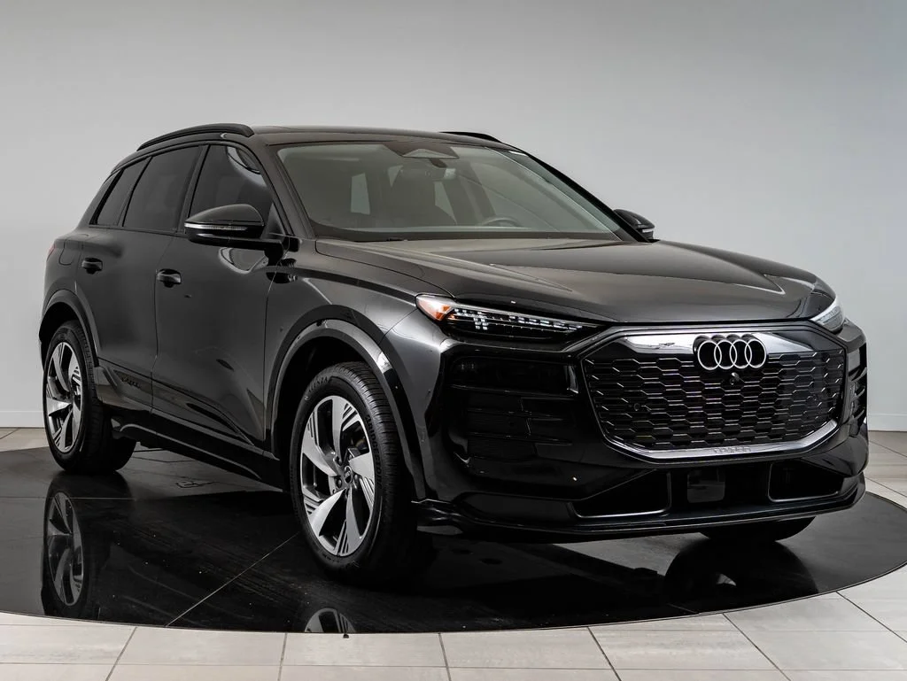 Used 2025 Mythos Black Metallic Audi Premium Plus image 12