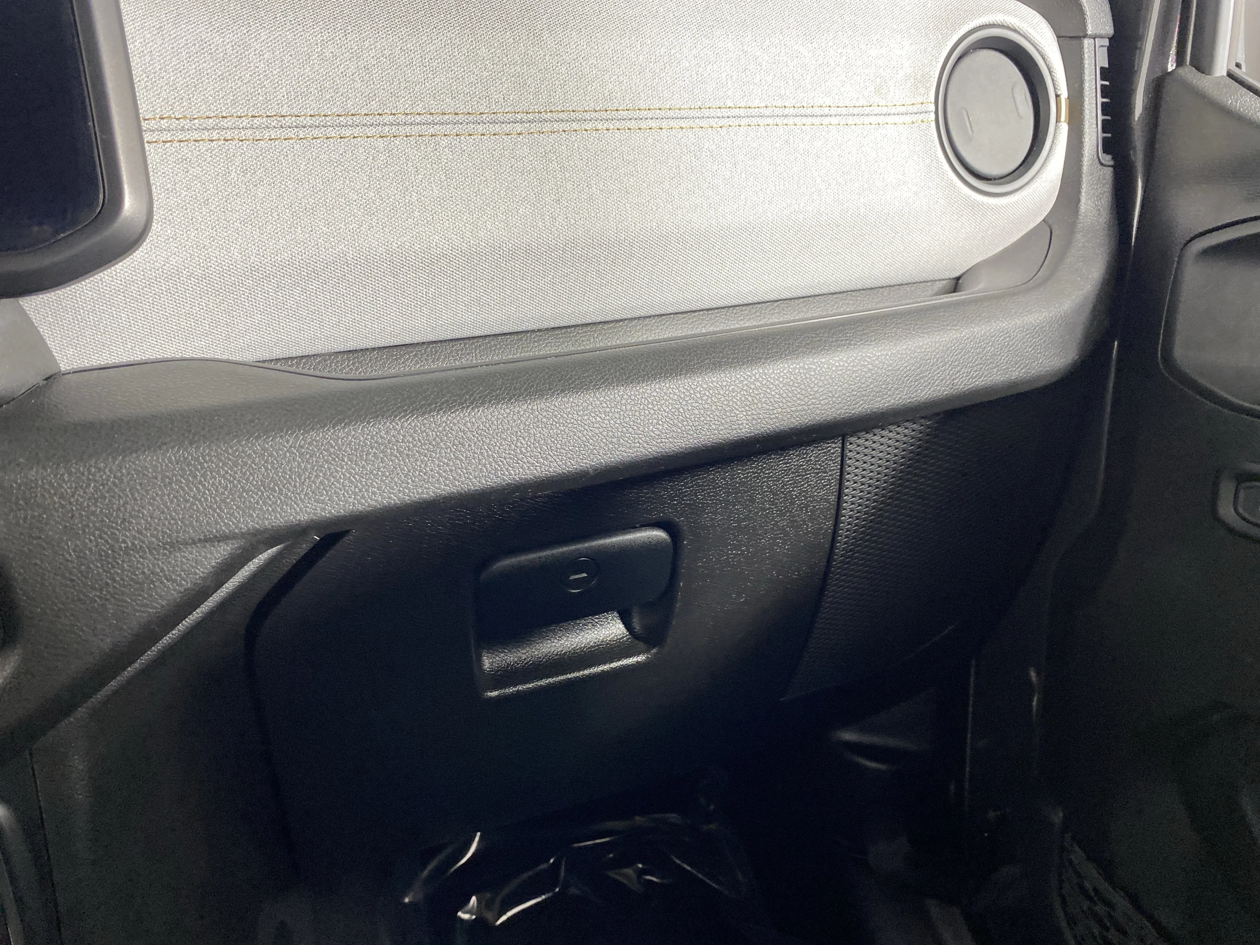 Used 2024 Granite Crystal Metallic Clearcoat Jeep Sport S image 31