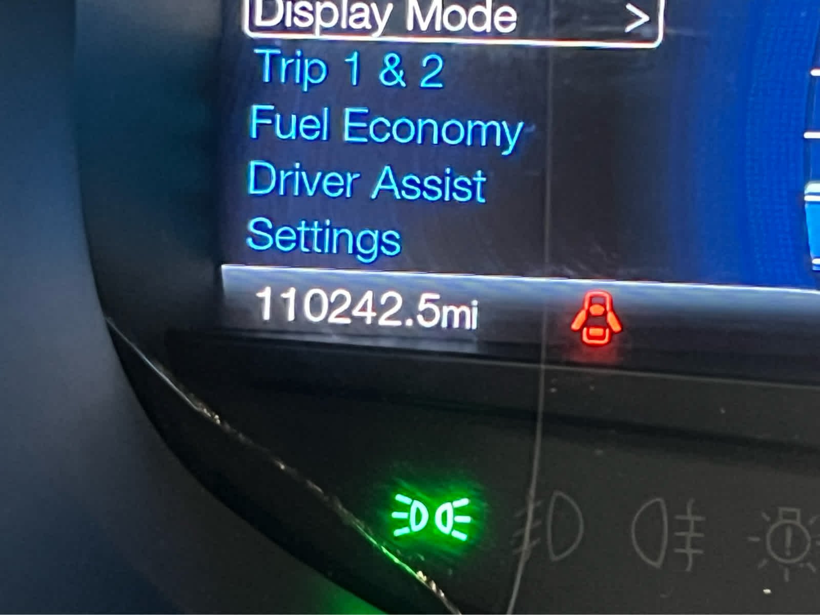 Used 2015 White Platinum Metallic Tri-Coat Ford SEL image 8