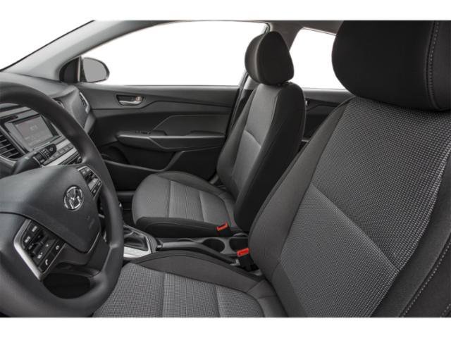 Used 2018 Silver Hyundai SE image 12
