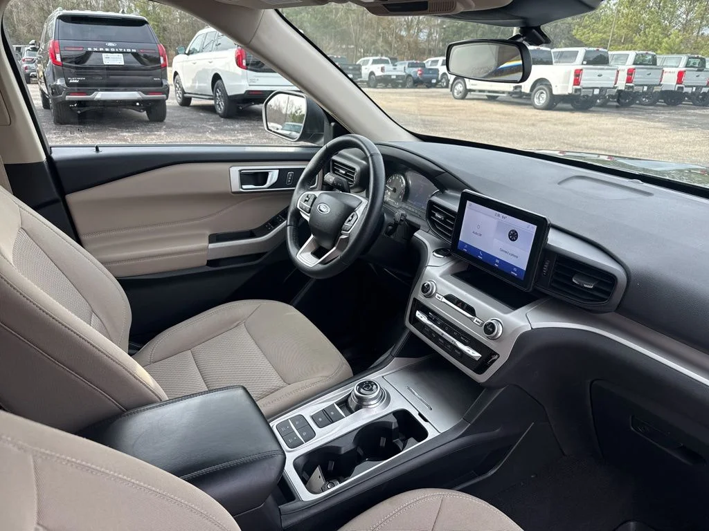 2023 Ford Explorer XLT - Photo 9