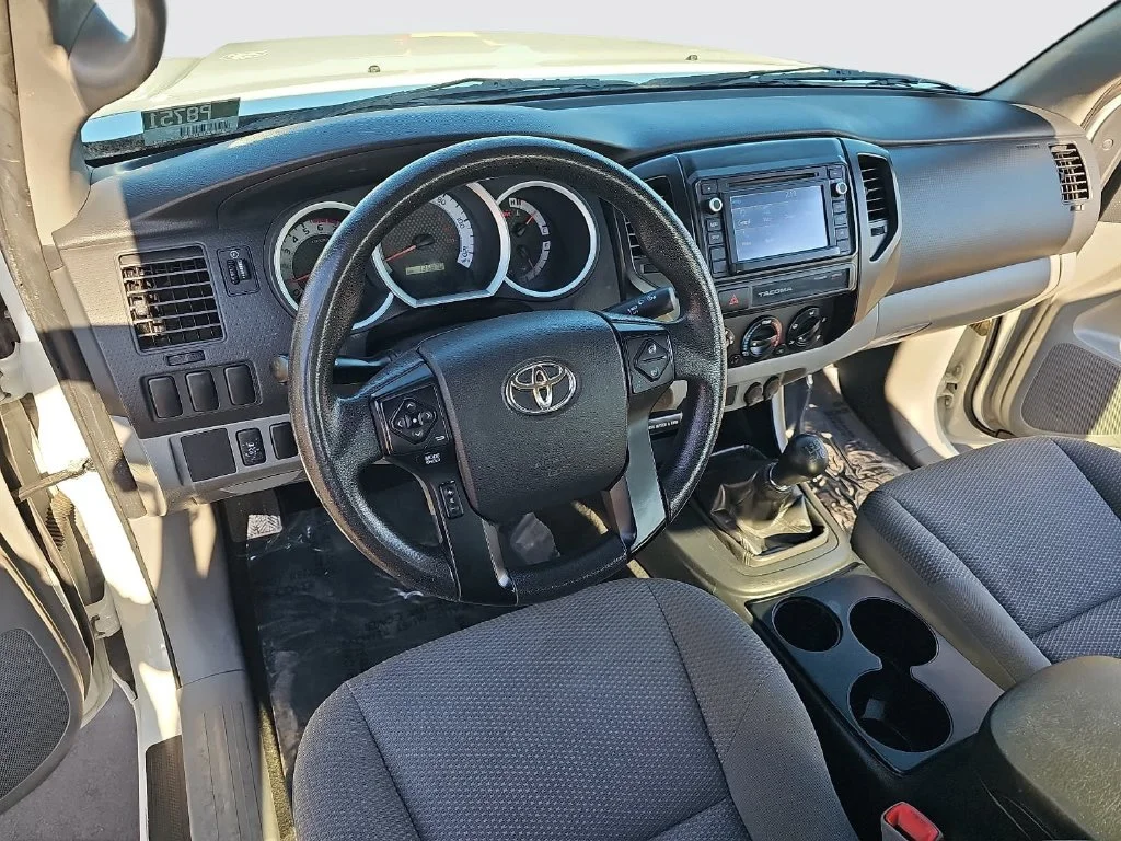 Used 2015 White Toyota Base image 15