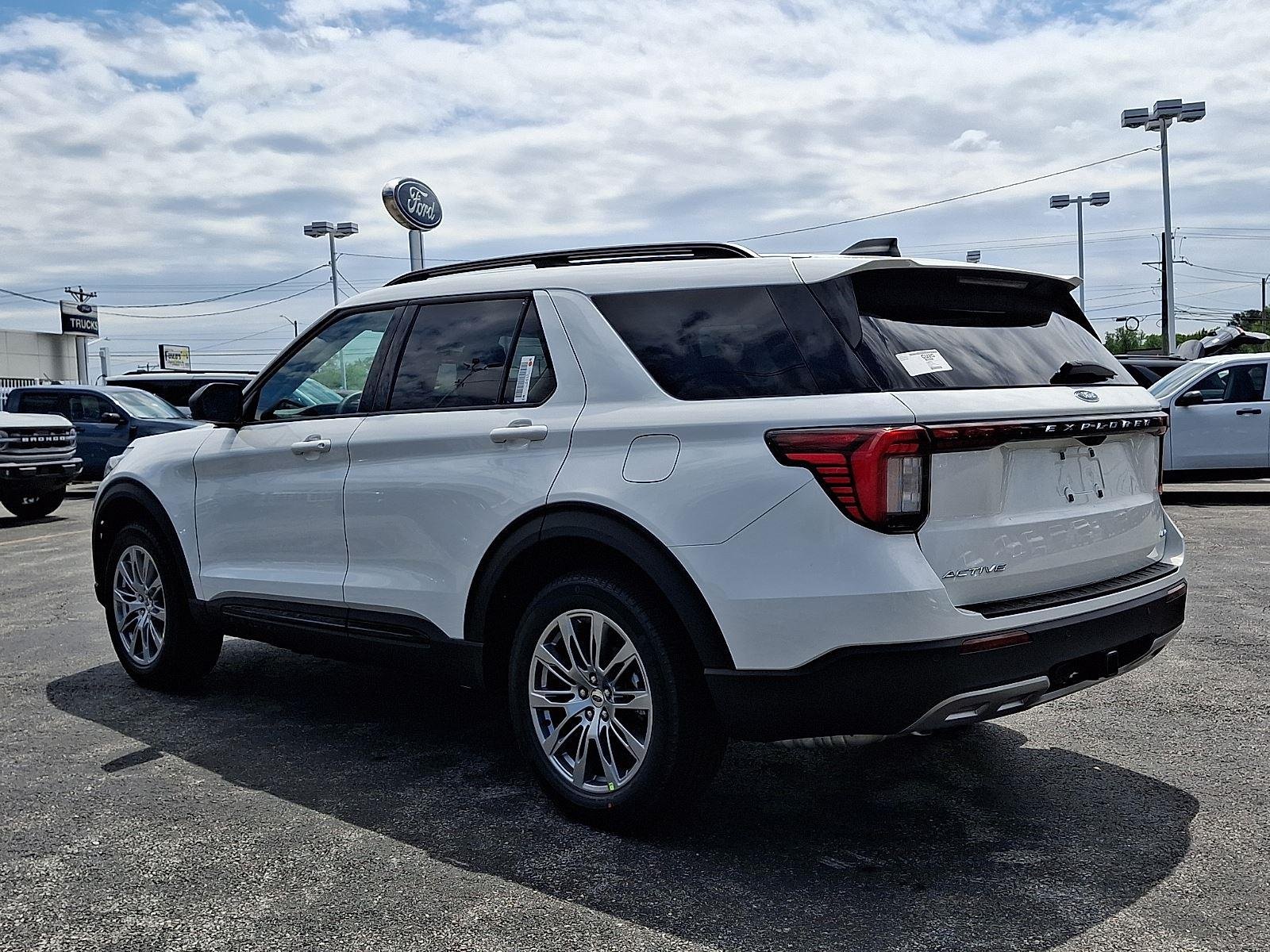 New 2026 Star White Metallic Tri-Coat Ford Active image 3