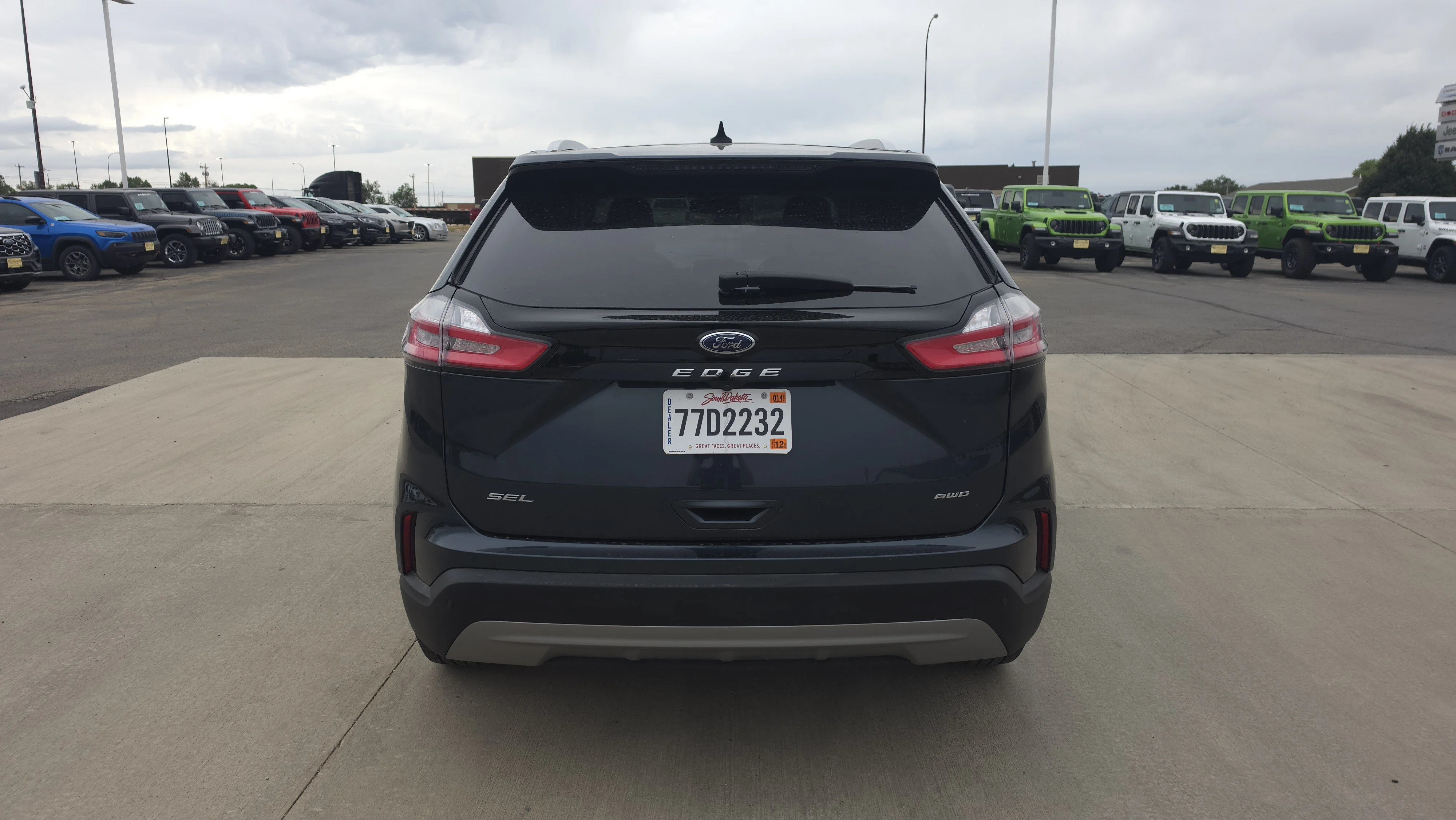 Used 2024 Blue Ford SEL image 4