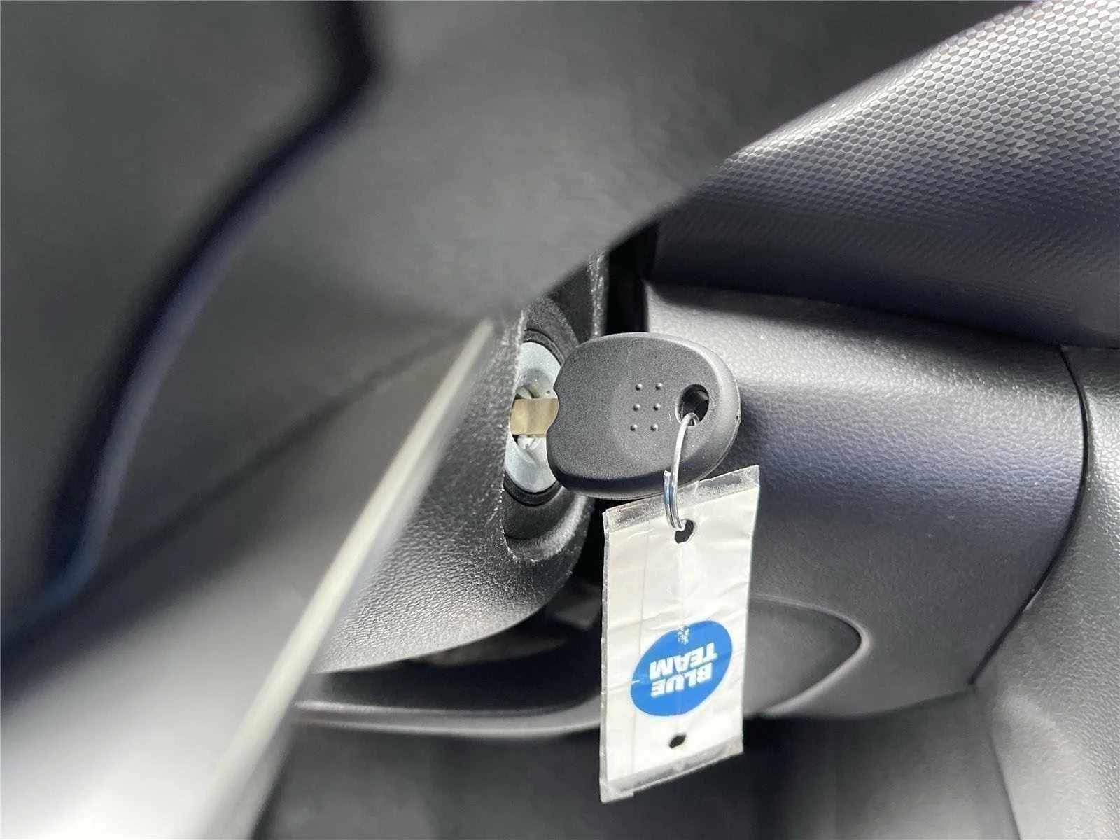 Used 2020 Chalk White Hyundai SE image 34