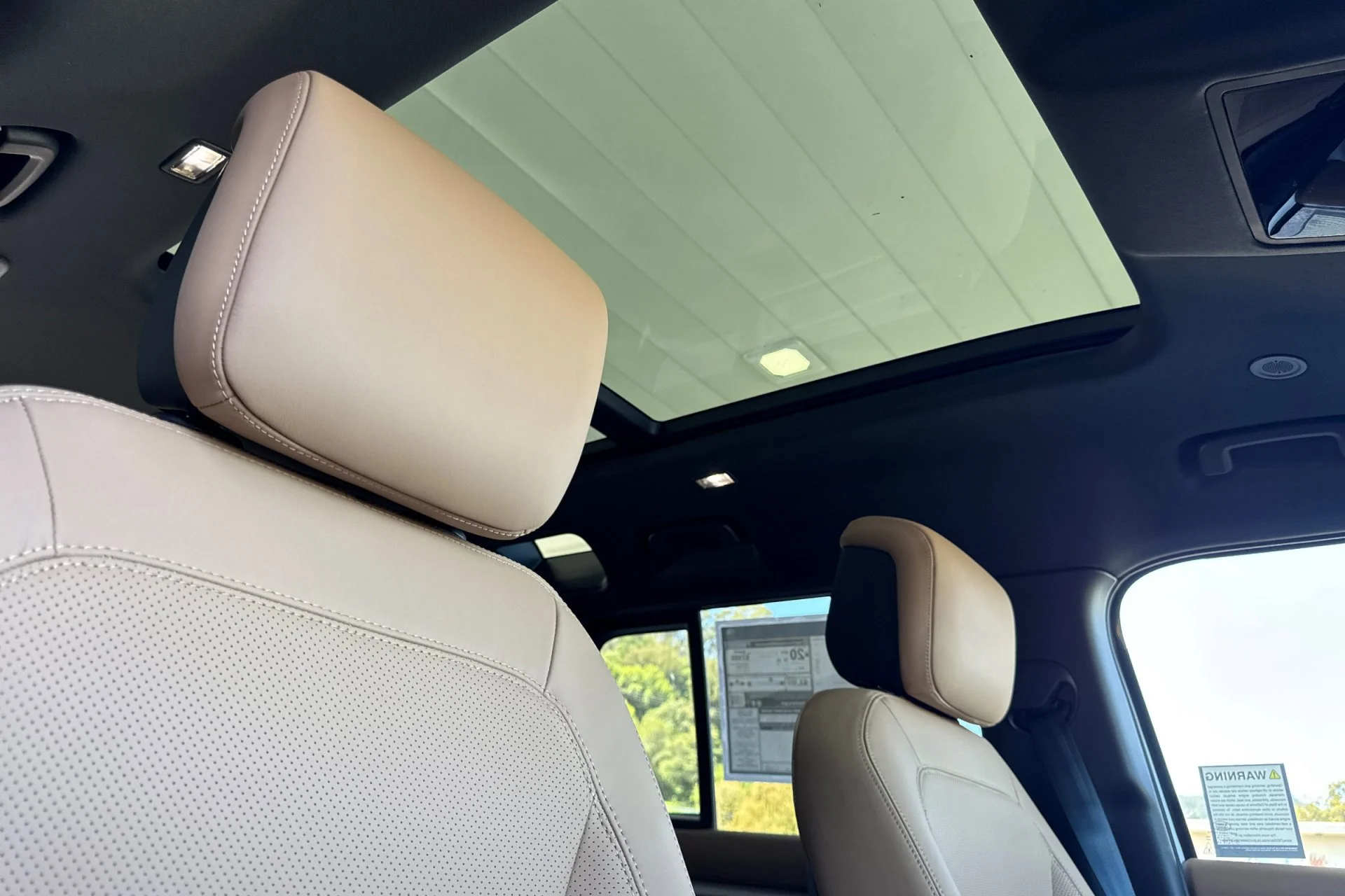New 2026 FUJI WHITE Land Rover X-Dynamic SE image 19