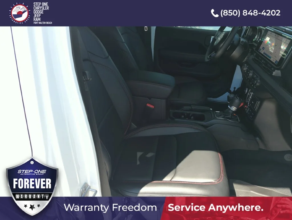 Used 2025 White Jeep Rubicon X image 34