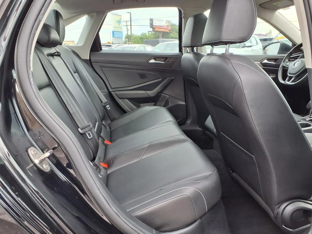 Used 2019 Black Volkswagen  image 7