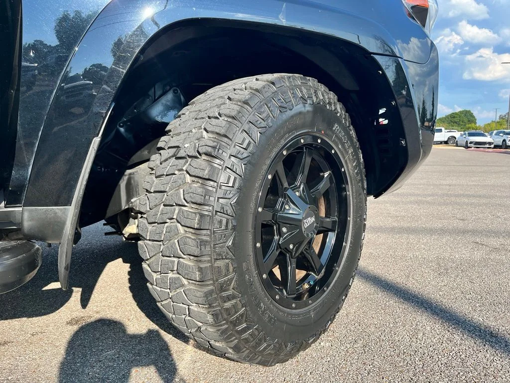 Used 2018 Black Toyota SR5 image 6