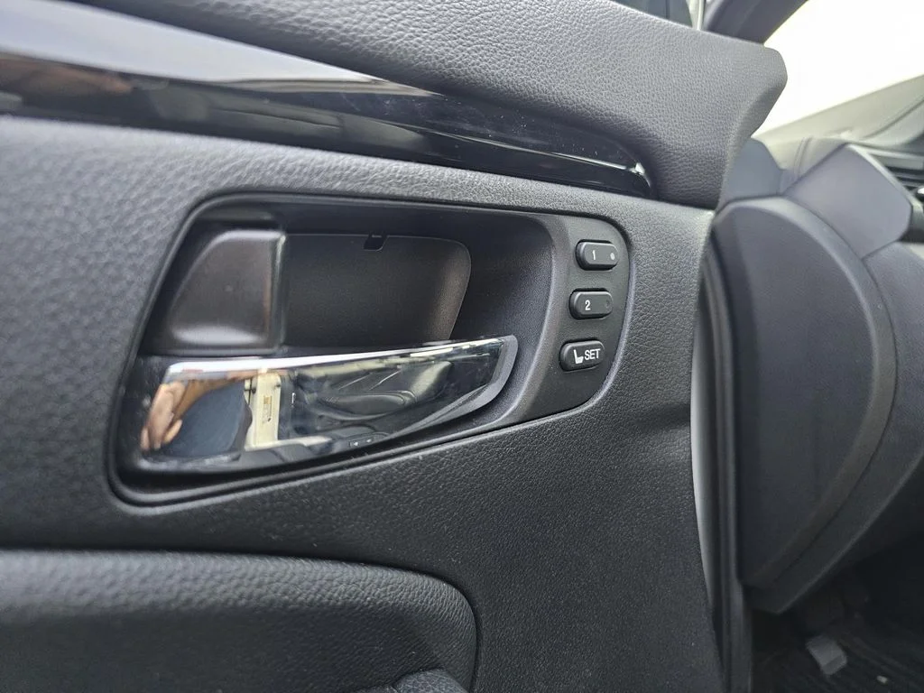 Used 2019 White Honda Touring image 13