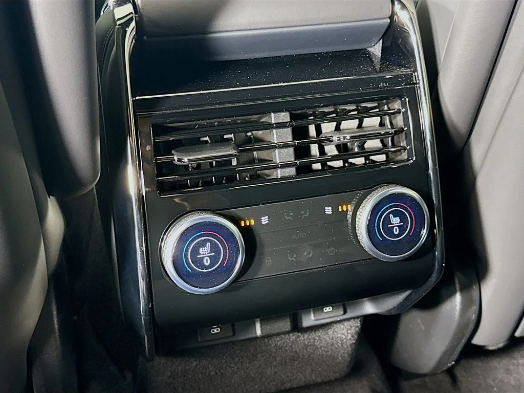 New 2026 Santorini Black Land Rover SE image 27