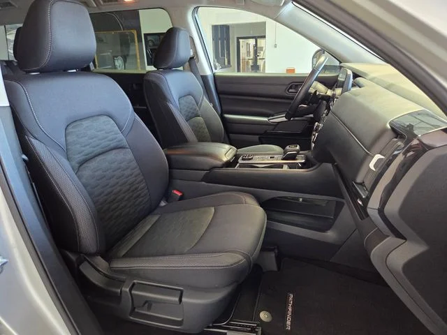 Used 2025 Silver Nissan SV image 21