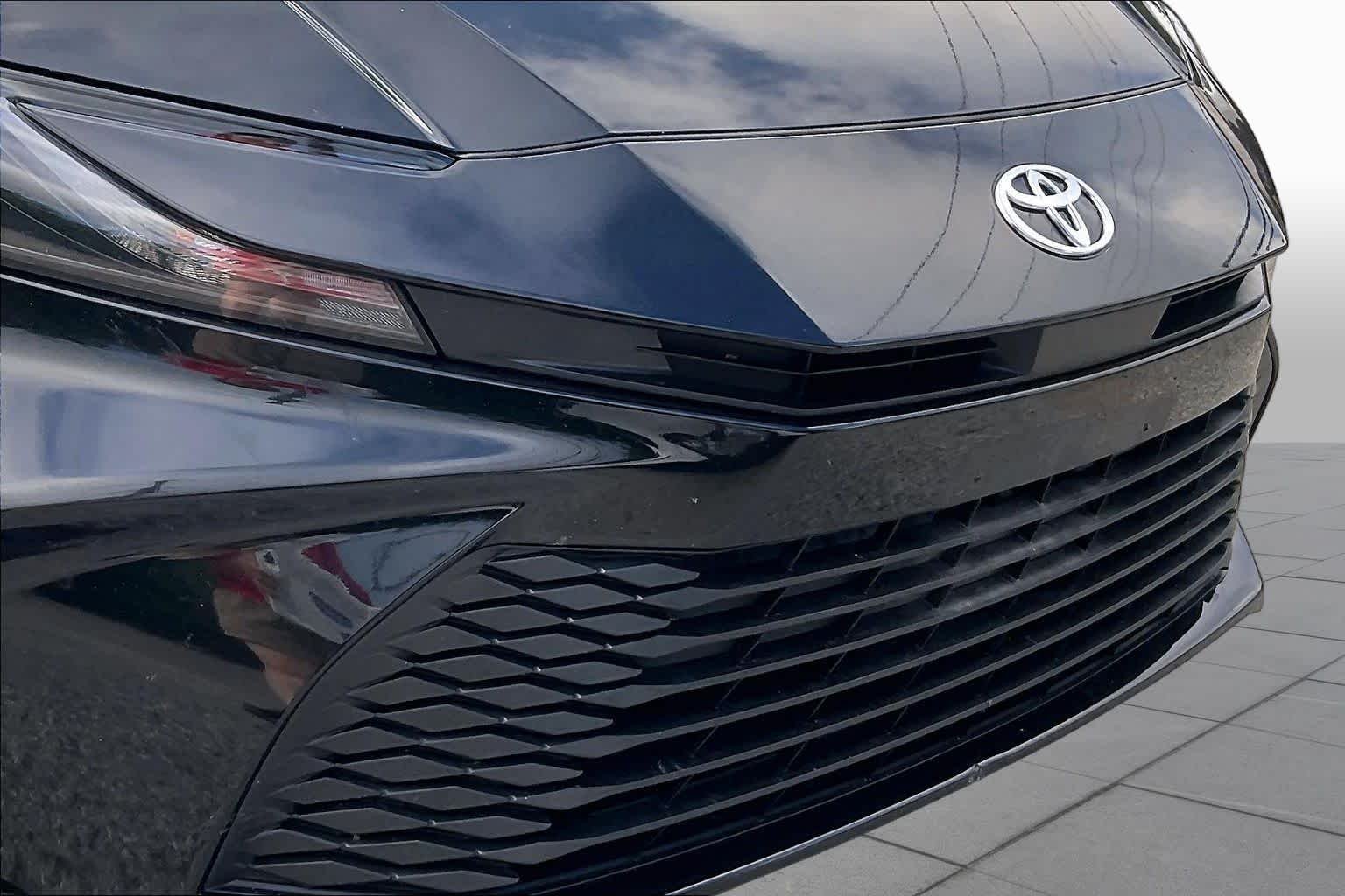 Used 2025 Midnight Black Metallic Toyota LE image 29