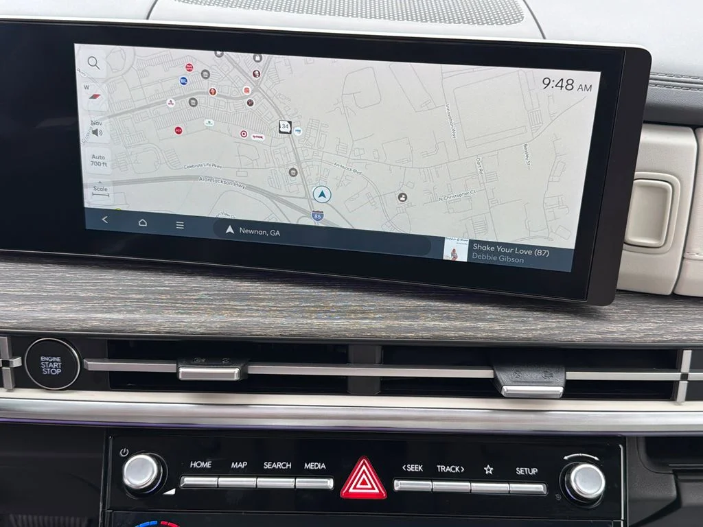 Used 2025 Black Hyundai Limited image 29