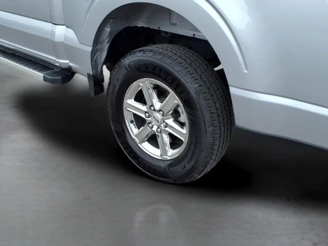 Used 2024  Ford Y image 21