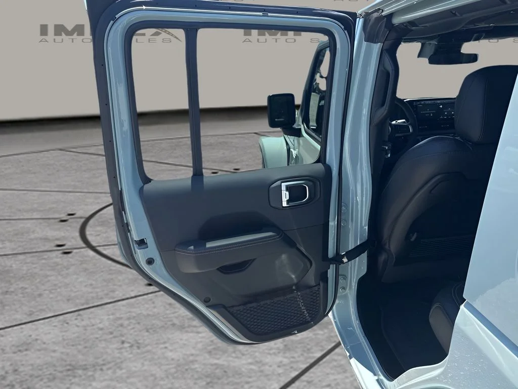 Used 2024 Gray Jeep Sahara image 26