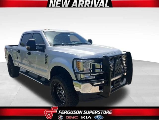2017 Ford F-250 XL 4x4 Crew Cab 8' Box's photo