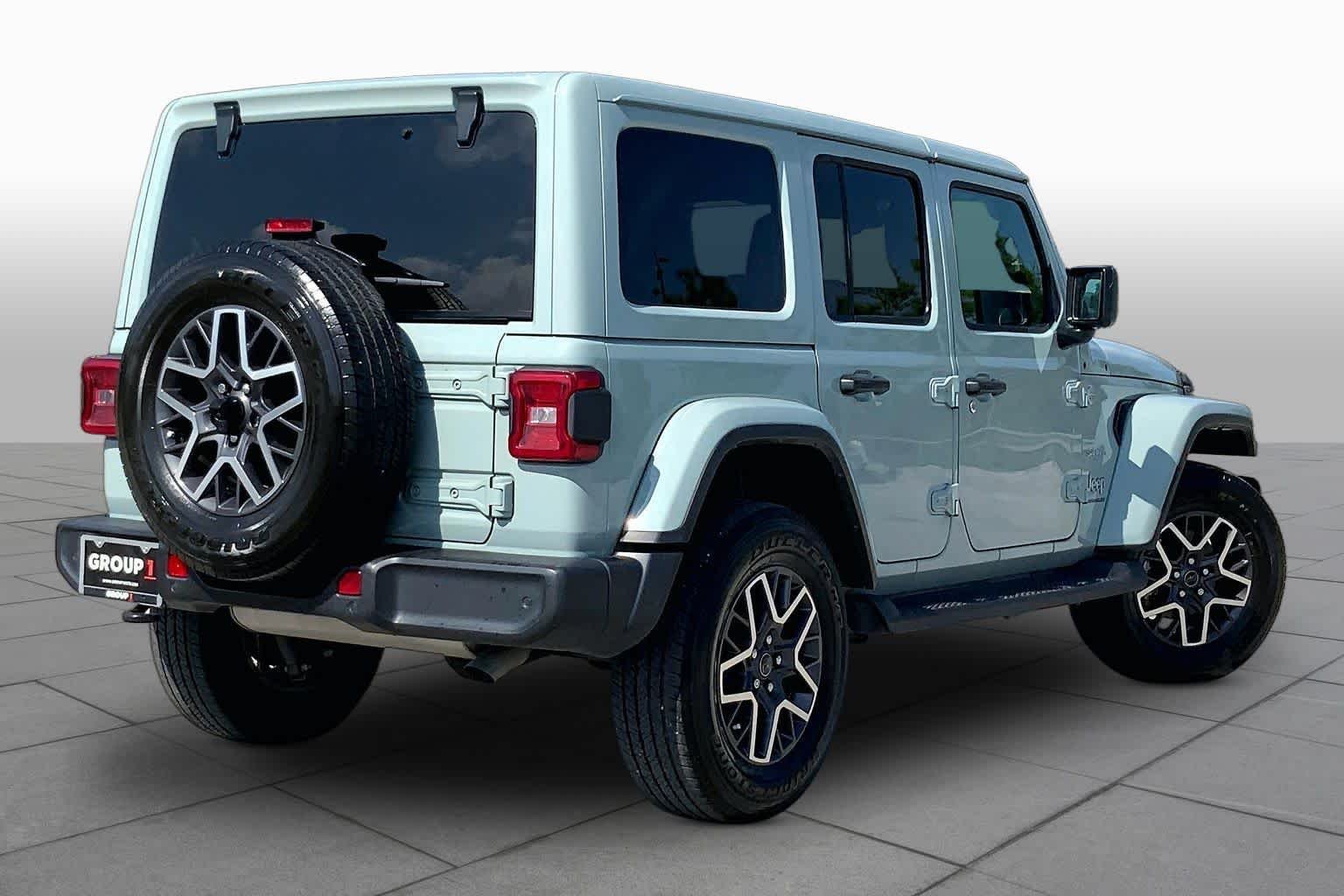 Used 2024 Earl Clearcoat Jeep Sahara image 13