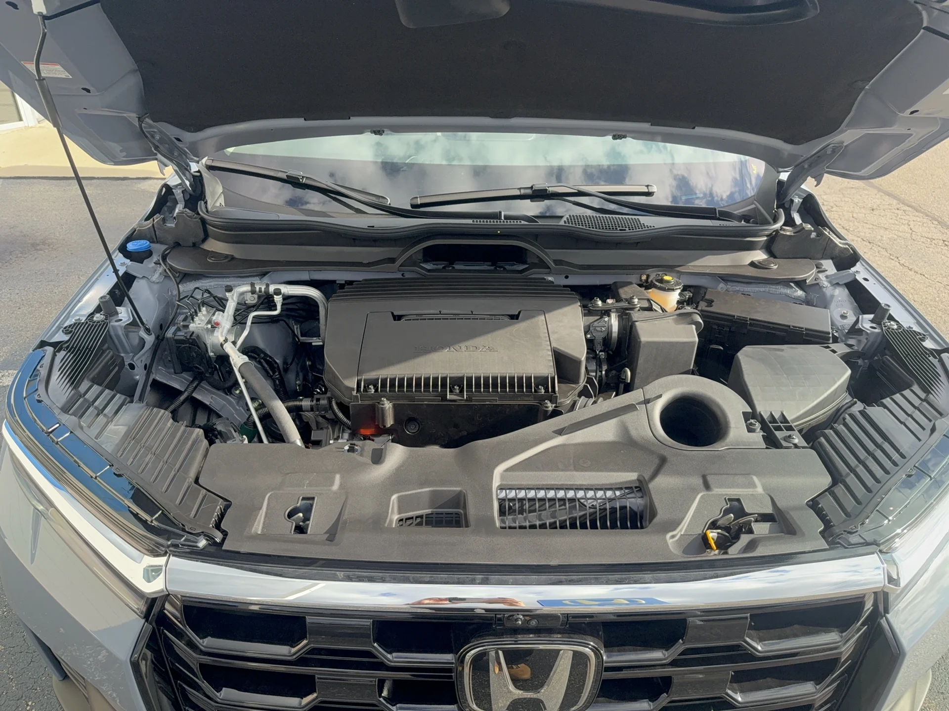 New 2026 Sonic Gray Pearl Honda Touring image 16