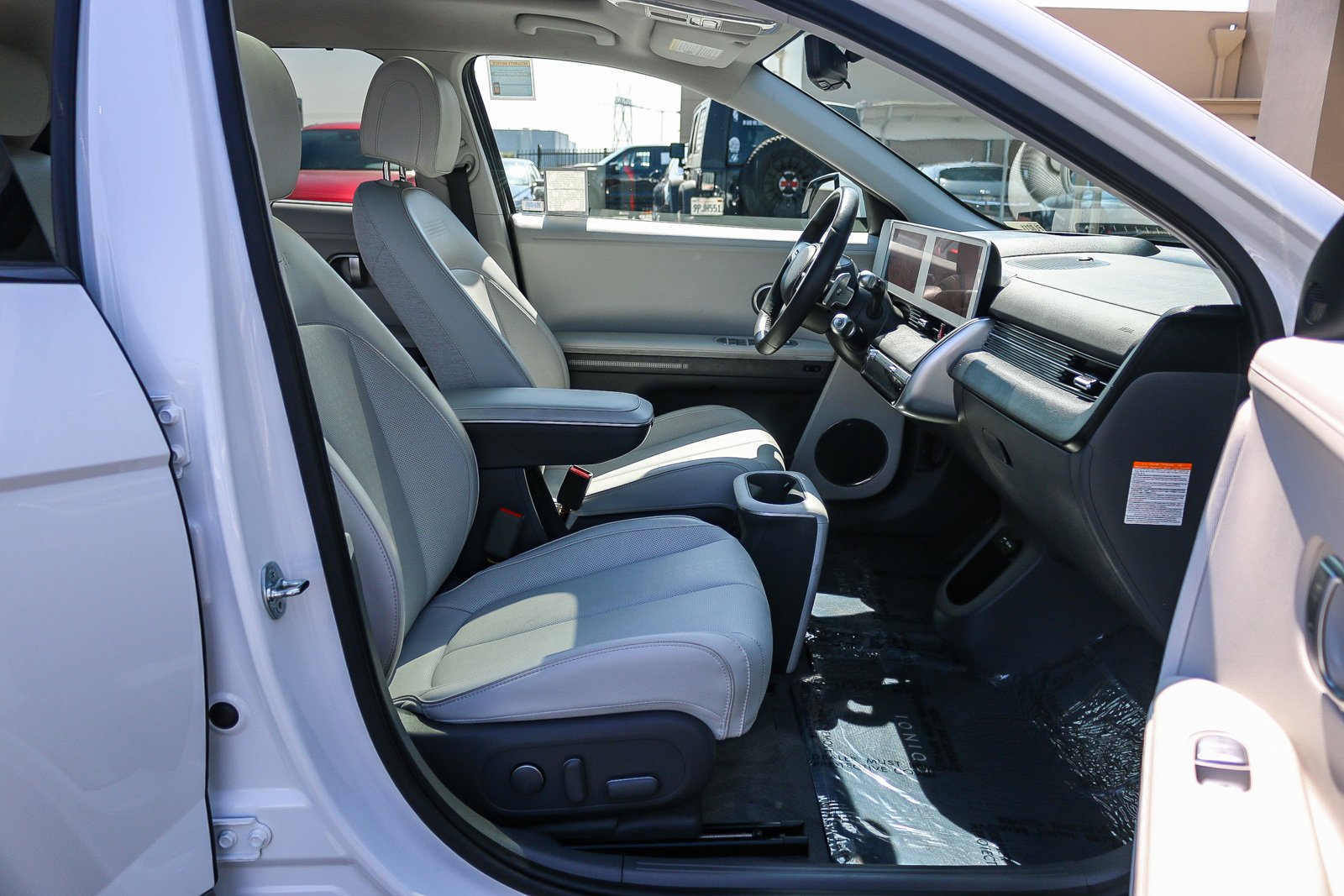 Certified Used 2024 Atlas White Hyundai Limited image 18