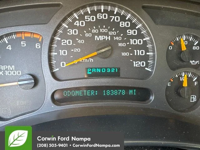 Used 2004 White GMC SLT image 9