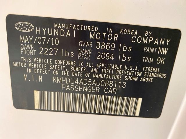 Used 2010 White Hyundai GLS image 40