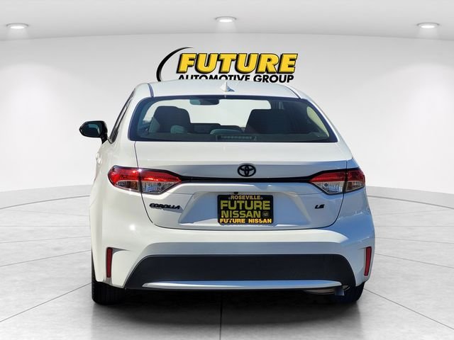 Used 2022 White Toyota LE image 8