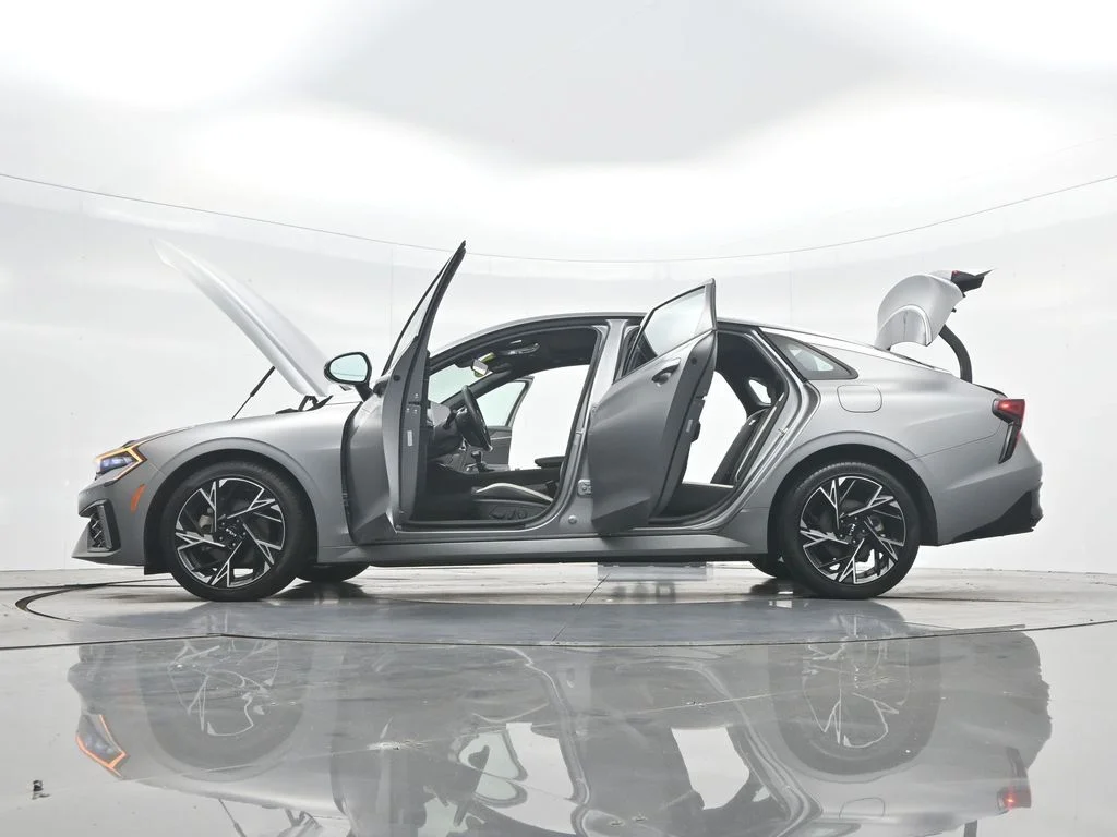 Used 2025 Steel Kia GT-Line image 46