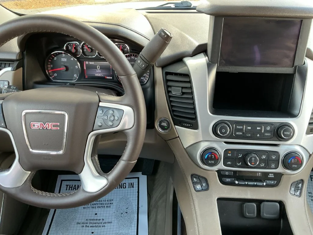 Used 2015 WHITE DIAMOND TRICOAT GMC SLT image 24