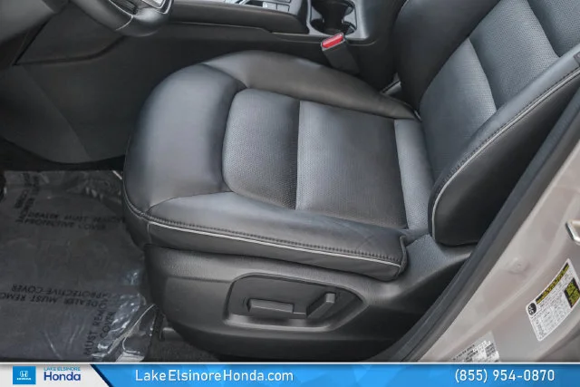 Used 2025 Quartz Metallic Mazda 2.5 S Select Package image 16