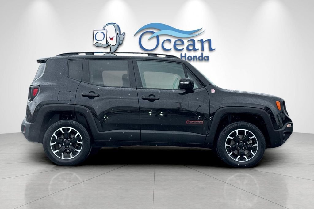 Used 2023 Black Clearcoat Jeep Trailhawk image 3