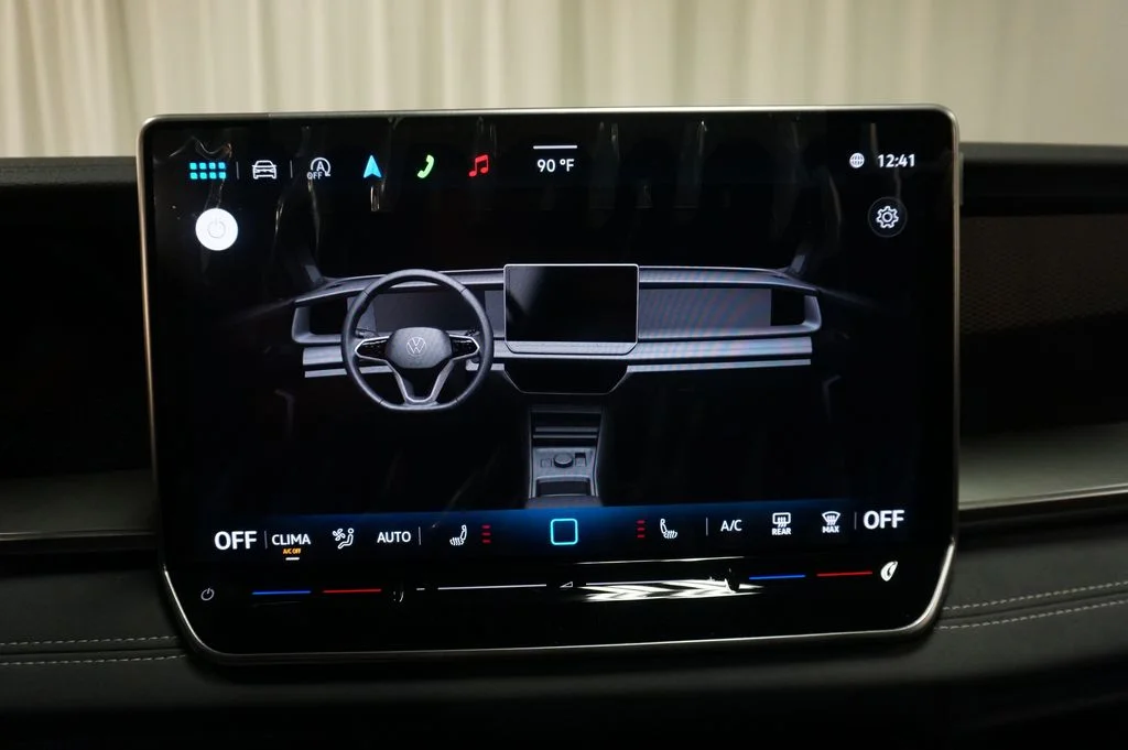 New 2026 White Volkswagen 2.0T SE R-Line Black image 18